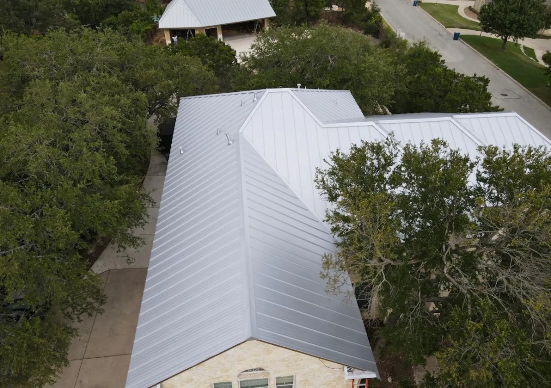 Metal Roof Coating in Bolivar, MO